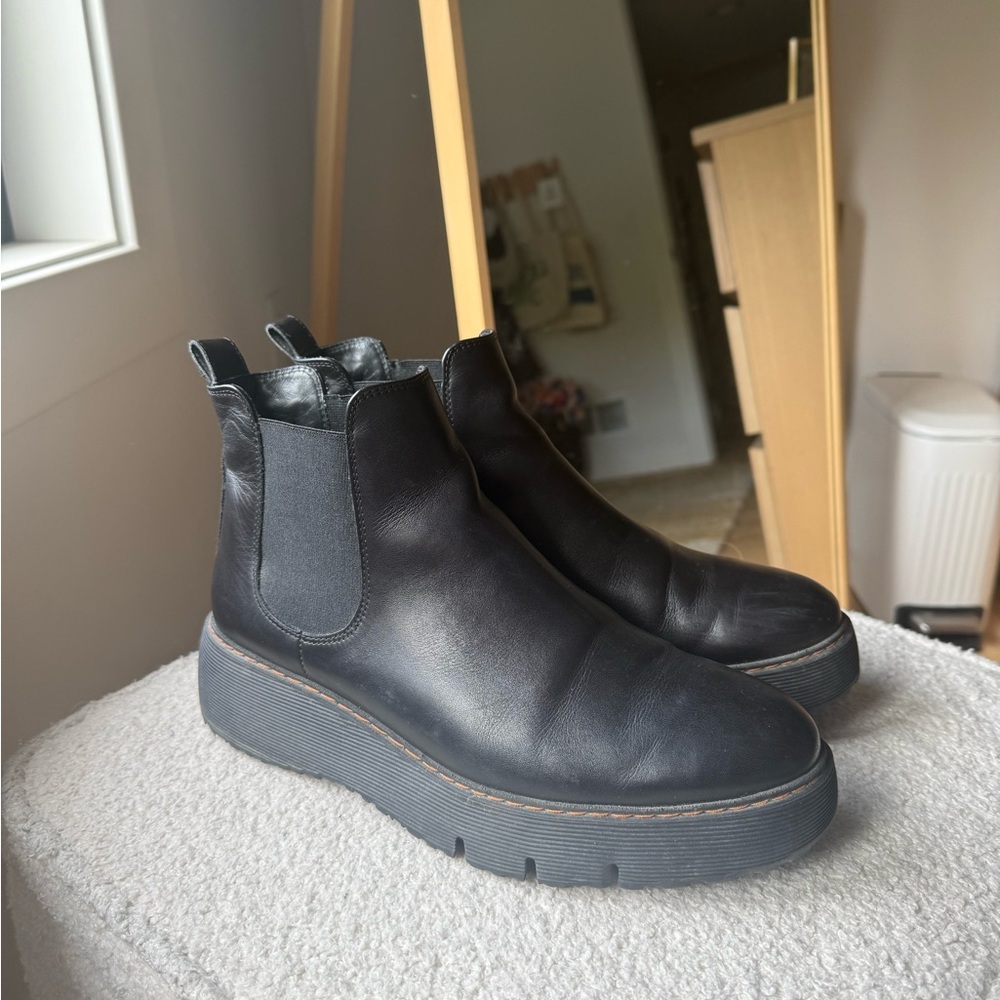Black pull on boots, gently used, Paul Green, size 6 1/2 men’s or 8 women’s